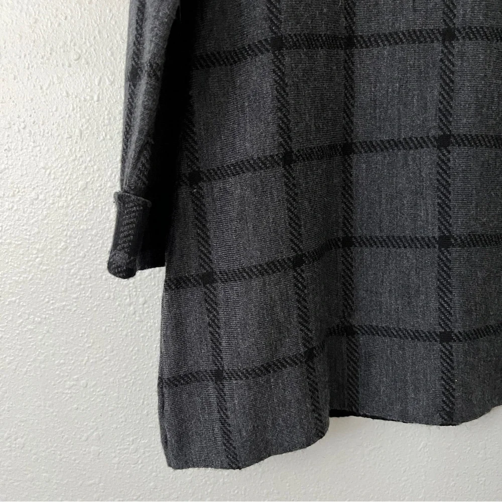 TAHARI Merino Wool Boxtop Sweater Size M
